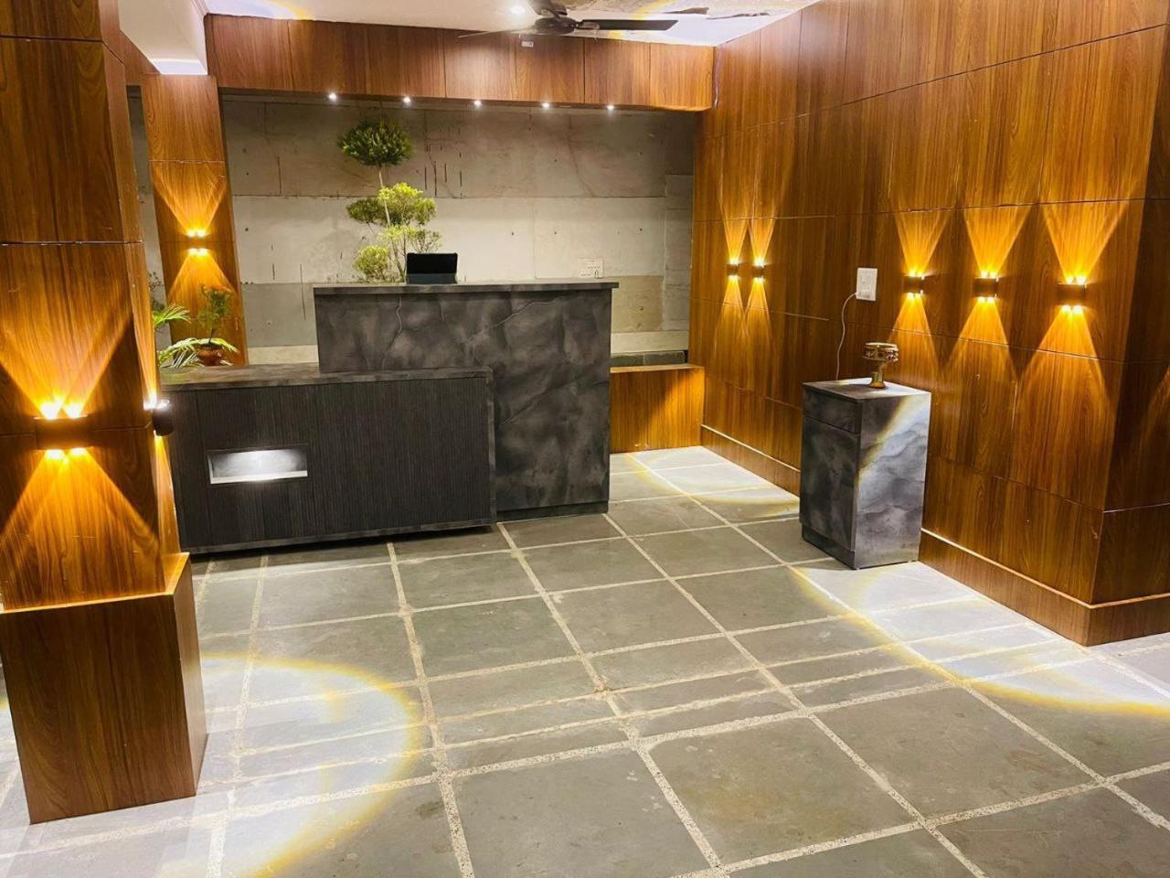 Amrut Living And Guest house *