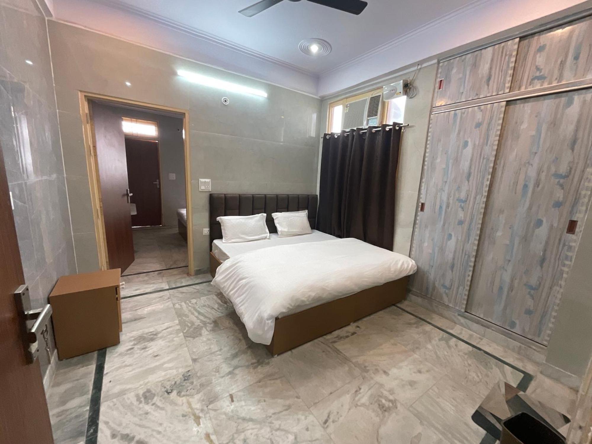 Amrut Living And Guest house Vrindavan