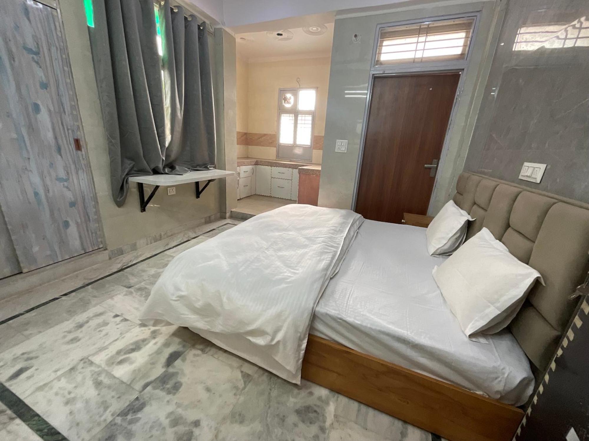 Guest house Amrut Living And