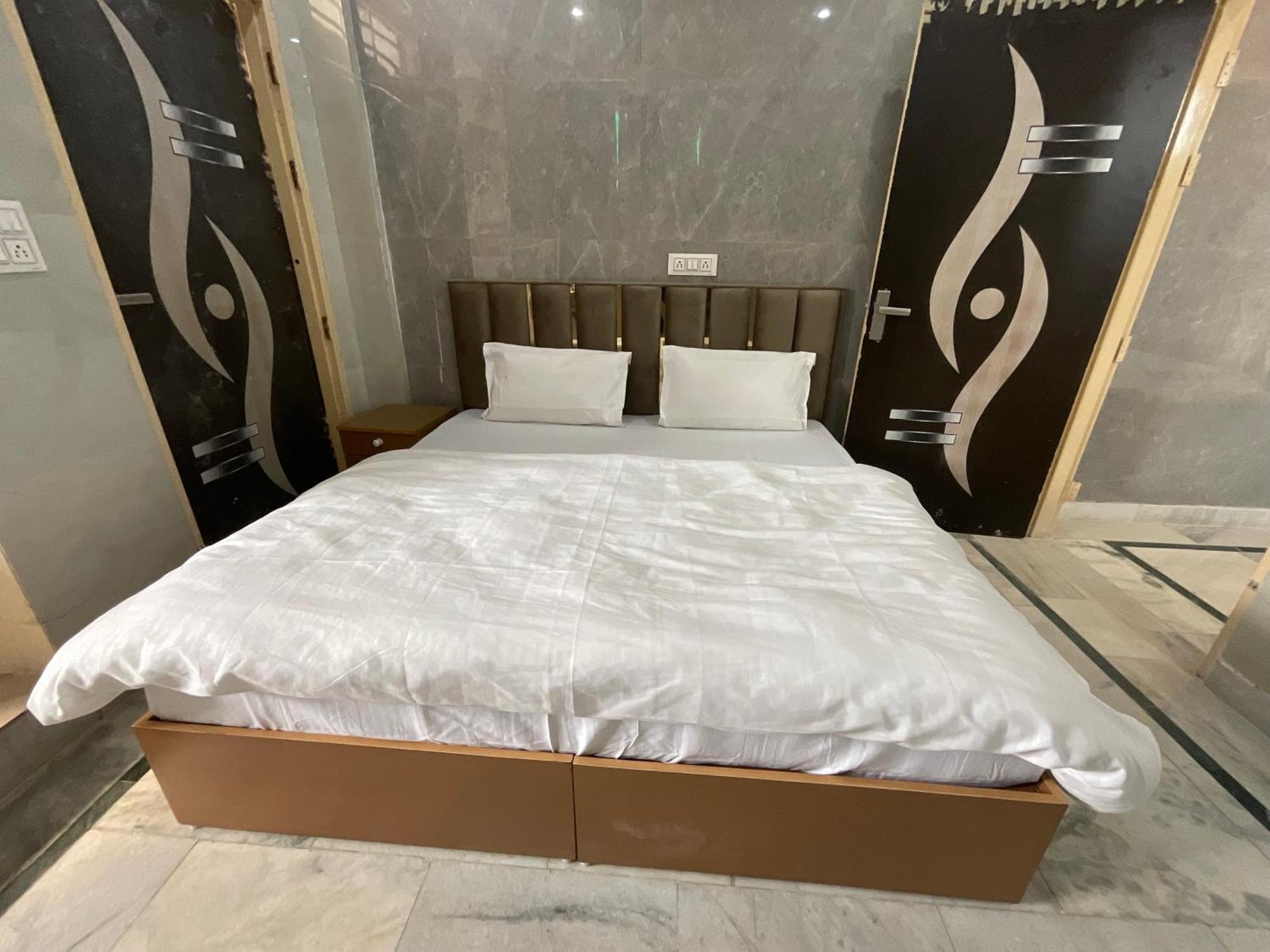 Amrut Living And * Vrindavan