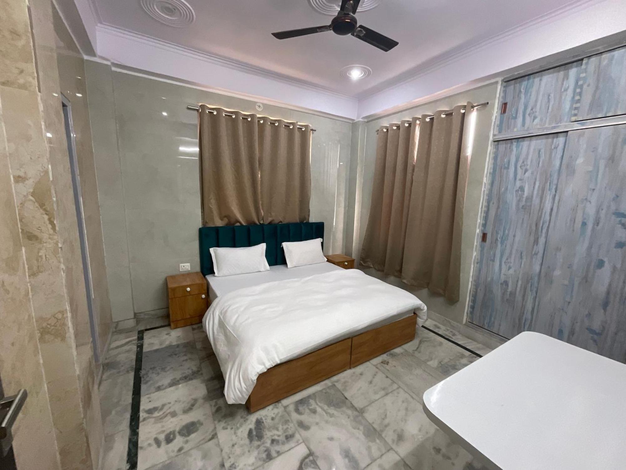 Amrut Living And Guest house Vrindavan