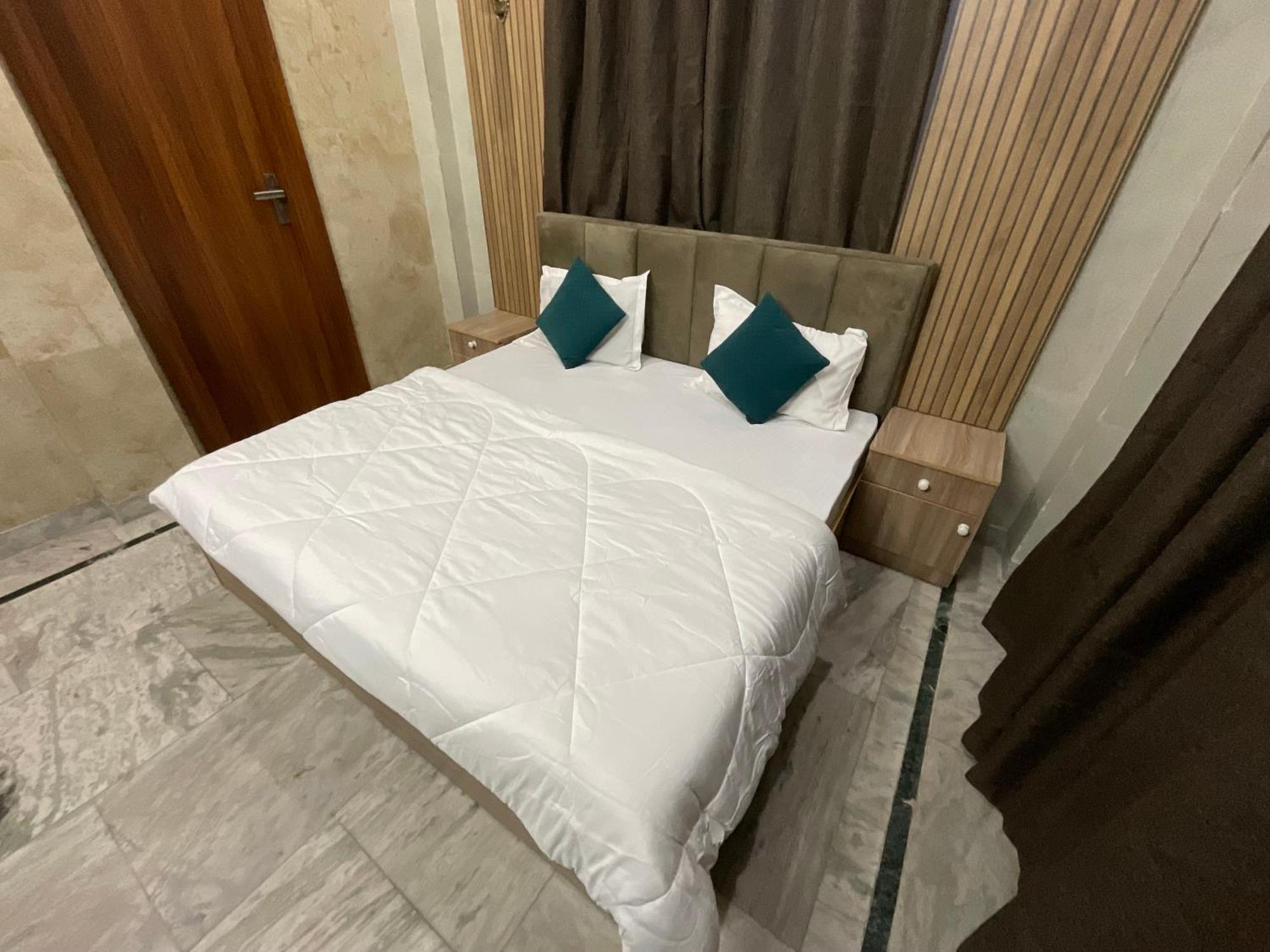 Guest house Amrut Living And *