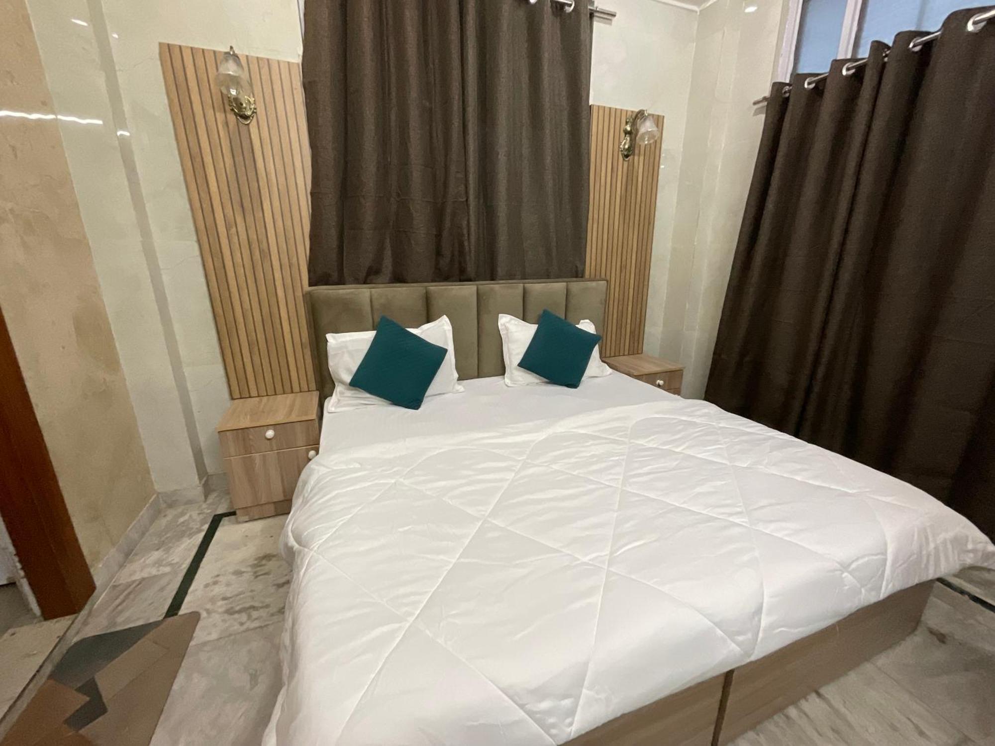 Amrut Living And Guest house Vrindavan