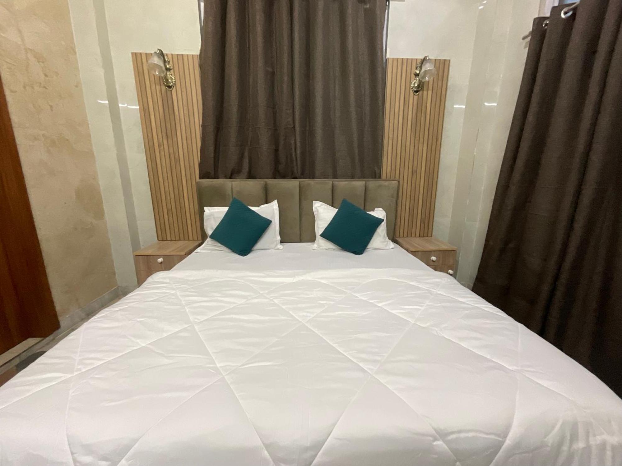 Guest house Amrut Living And Vrindavan
