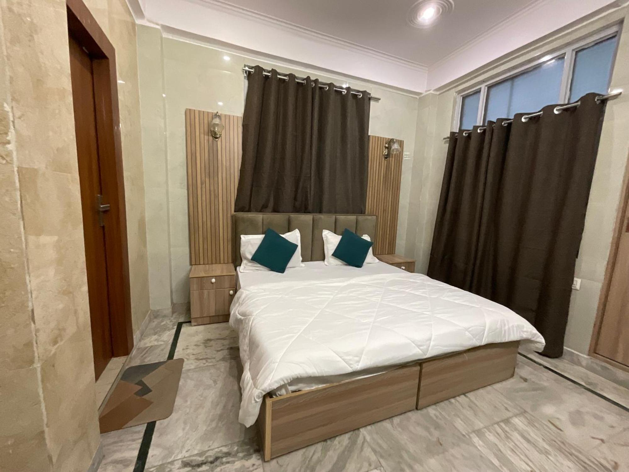 Amrut Living And Vrindavan